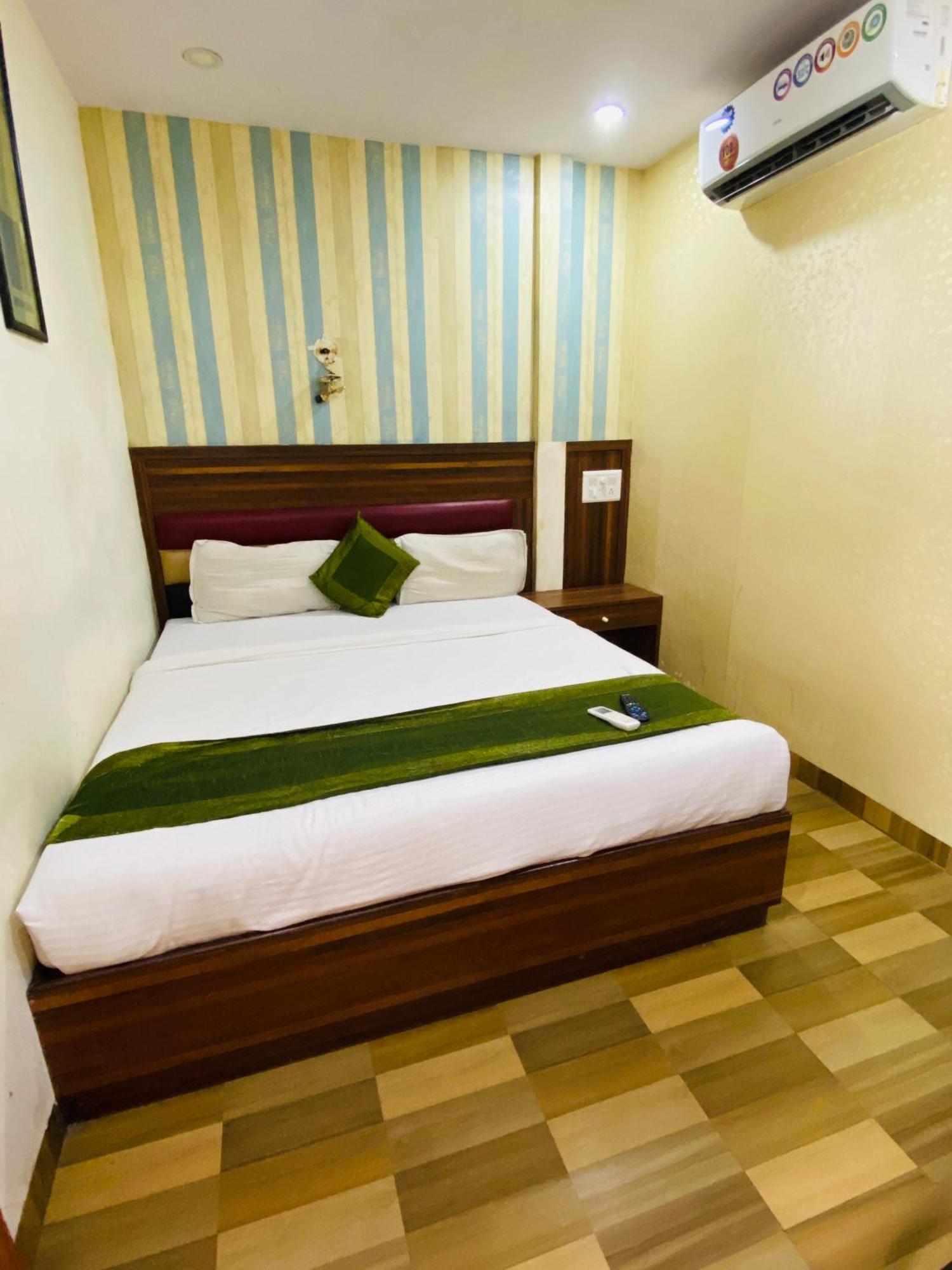 Airport Inn Residency Bombaim Exterior foto