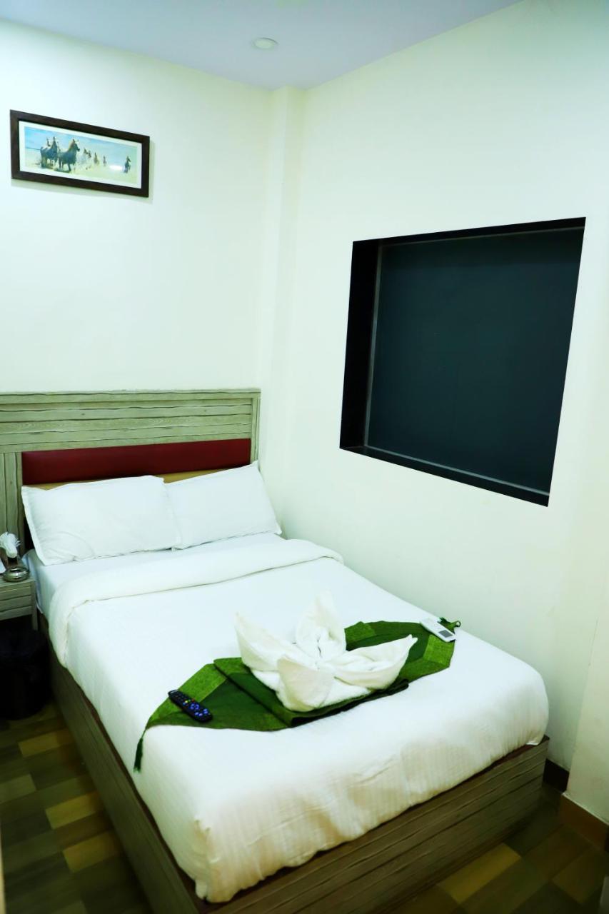 Airport Inn Residency Bombaim Exterior foto